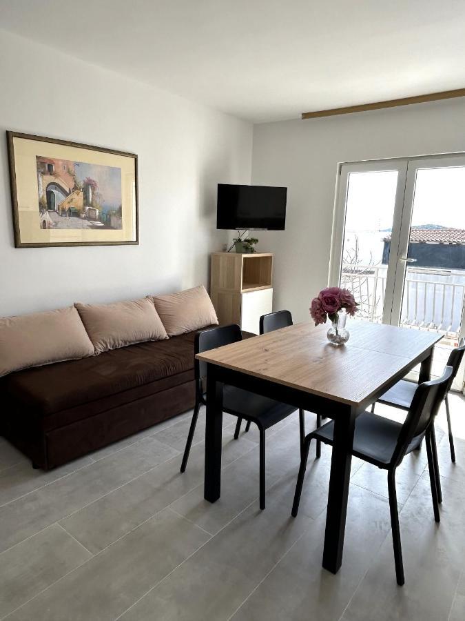 Apartments Ljubomir Рогозница Екстериор снимка