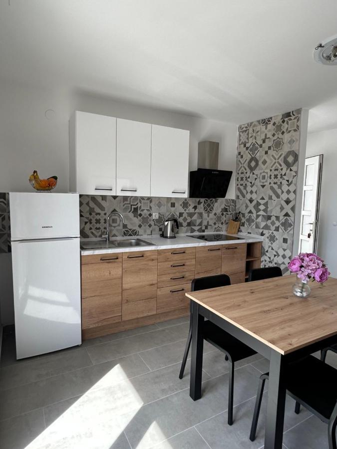 Apartments Ljubomir Рогозница Екстериор снимка