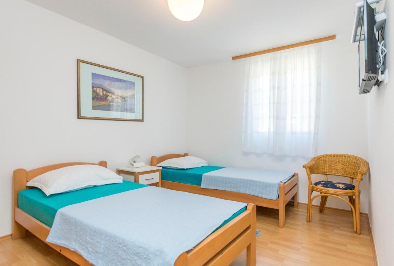 Apartments Ljubomir Рогозница Екстериор снимка