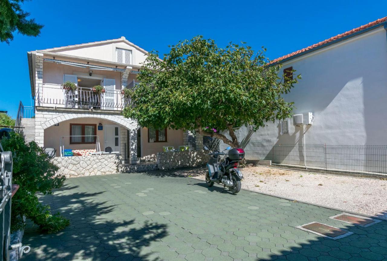 Apartments Ljubomir Рогозница Екстериор снимка